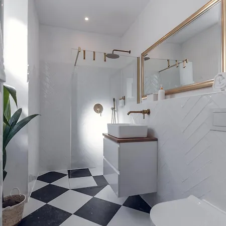 Elisabetta Maggiore *